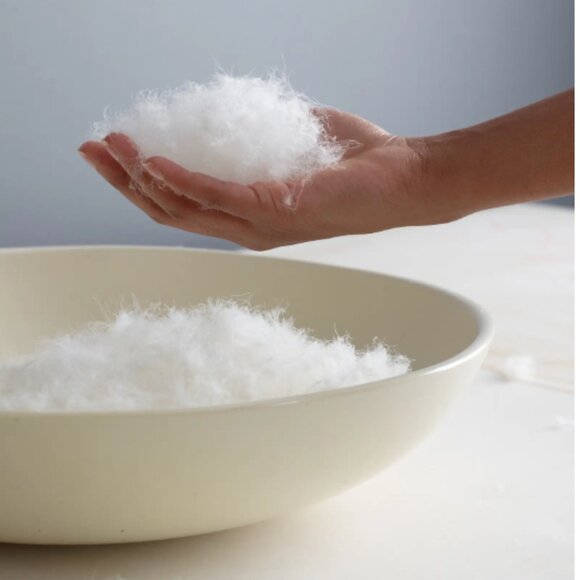 NWT QUINCE LUXE GOOSE DOWN STANDARD PILLOW COTTON FEATHER SOFT/MEDIUM RET 119.90 - Picture 4 of 8